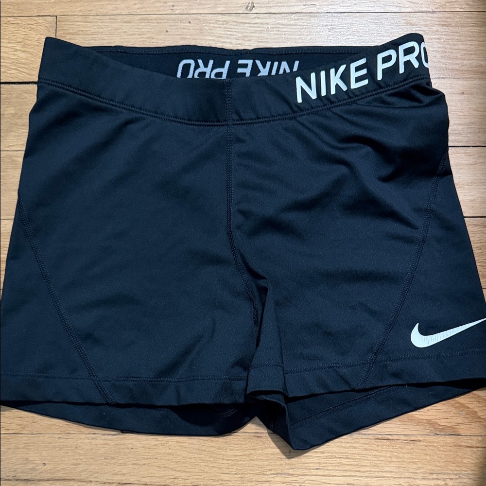 Nike Pro
Women's Mid-Rise 3" Biker Shorts